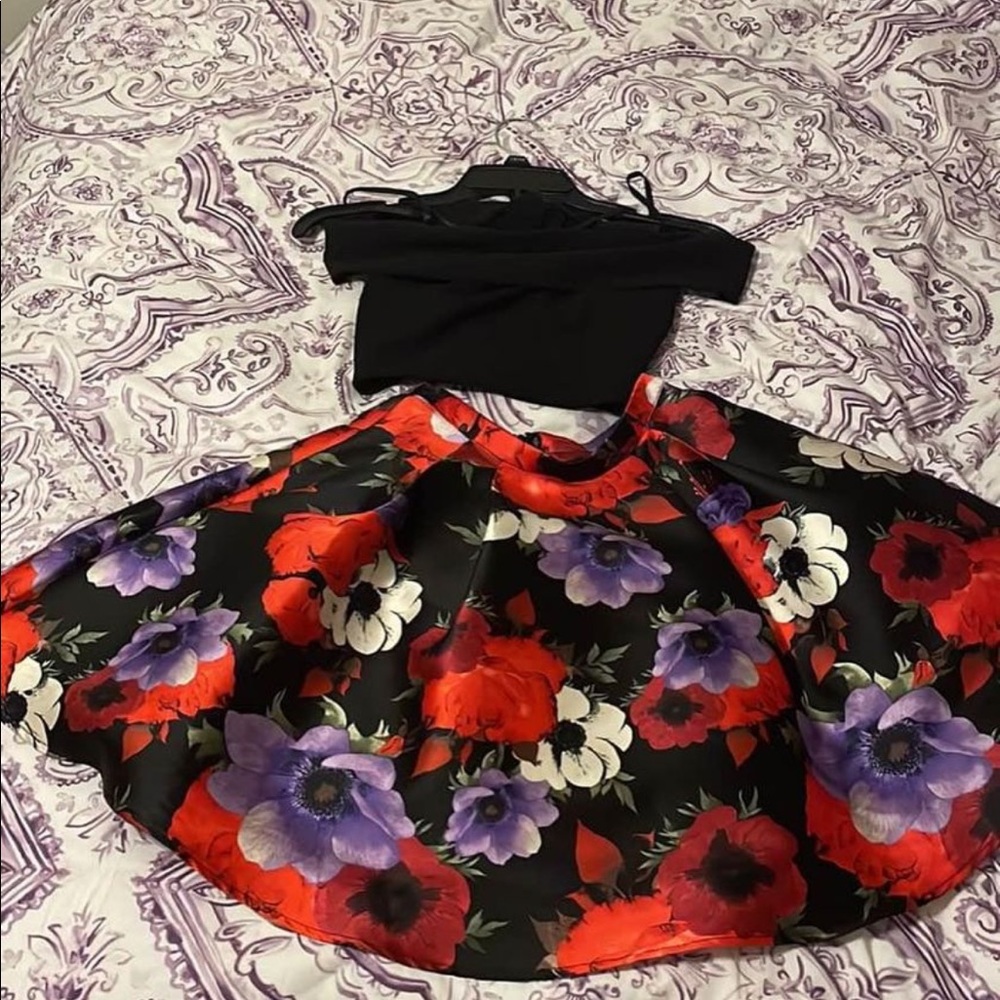 Floral skirt and black top set
